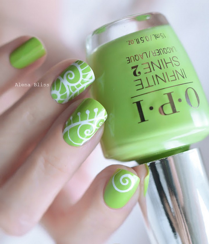 Дизайн лаком OPI To the Finish Lime! и слайдерами Milv F76