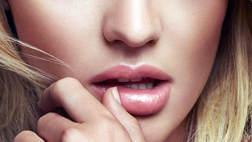 Как увеличить глаза и губы с помощью макияжа