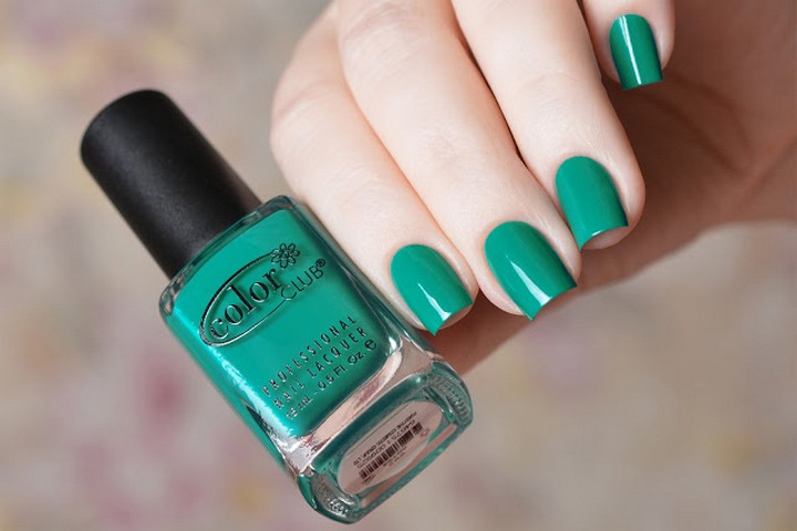 Маникюр с лаком Color Club Abyss