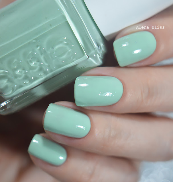 Летний маникюр с лаками Essie