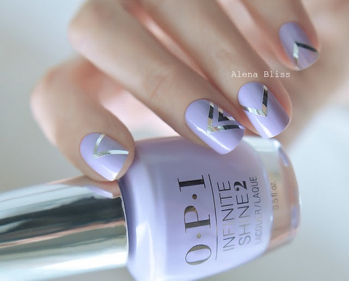 Дизайн лаком OPI In Pursuit of Purple и наклейками Prima Nails CL-003