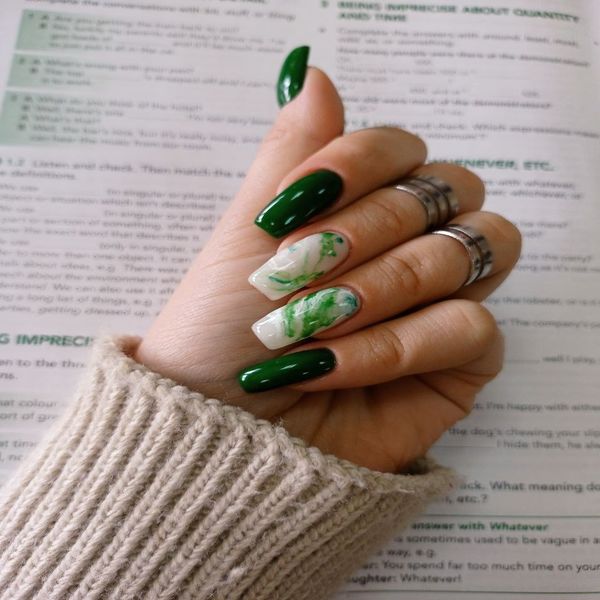 зеленые ногти - фото